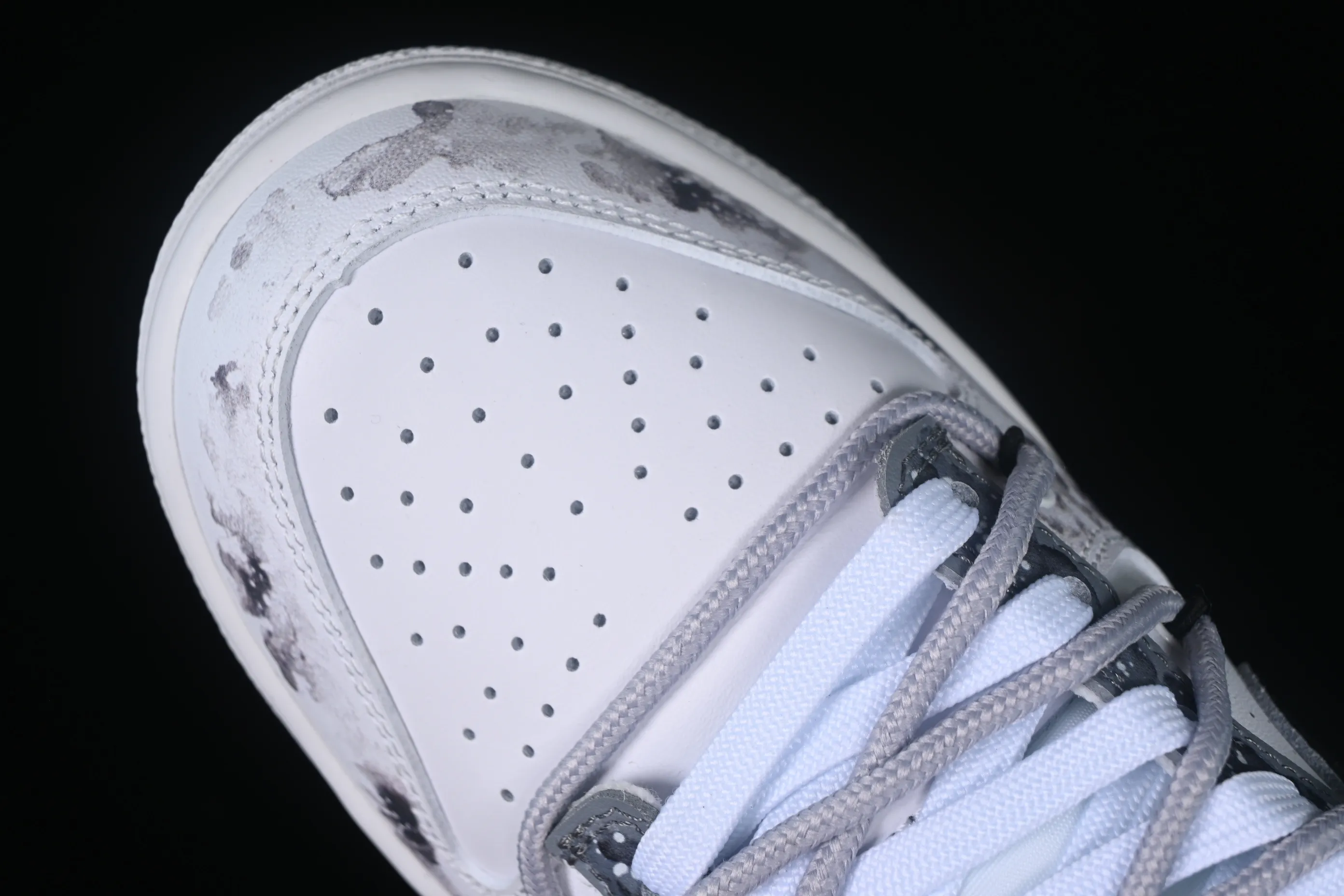All categories Nk SB Dunk series Nk SB Dunk Low low-top sneakers Nk Dunk Low Chinese style ink painting black and white gray Da Vinci custom SB strap low-top casual sneakers DD1503-109